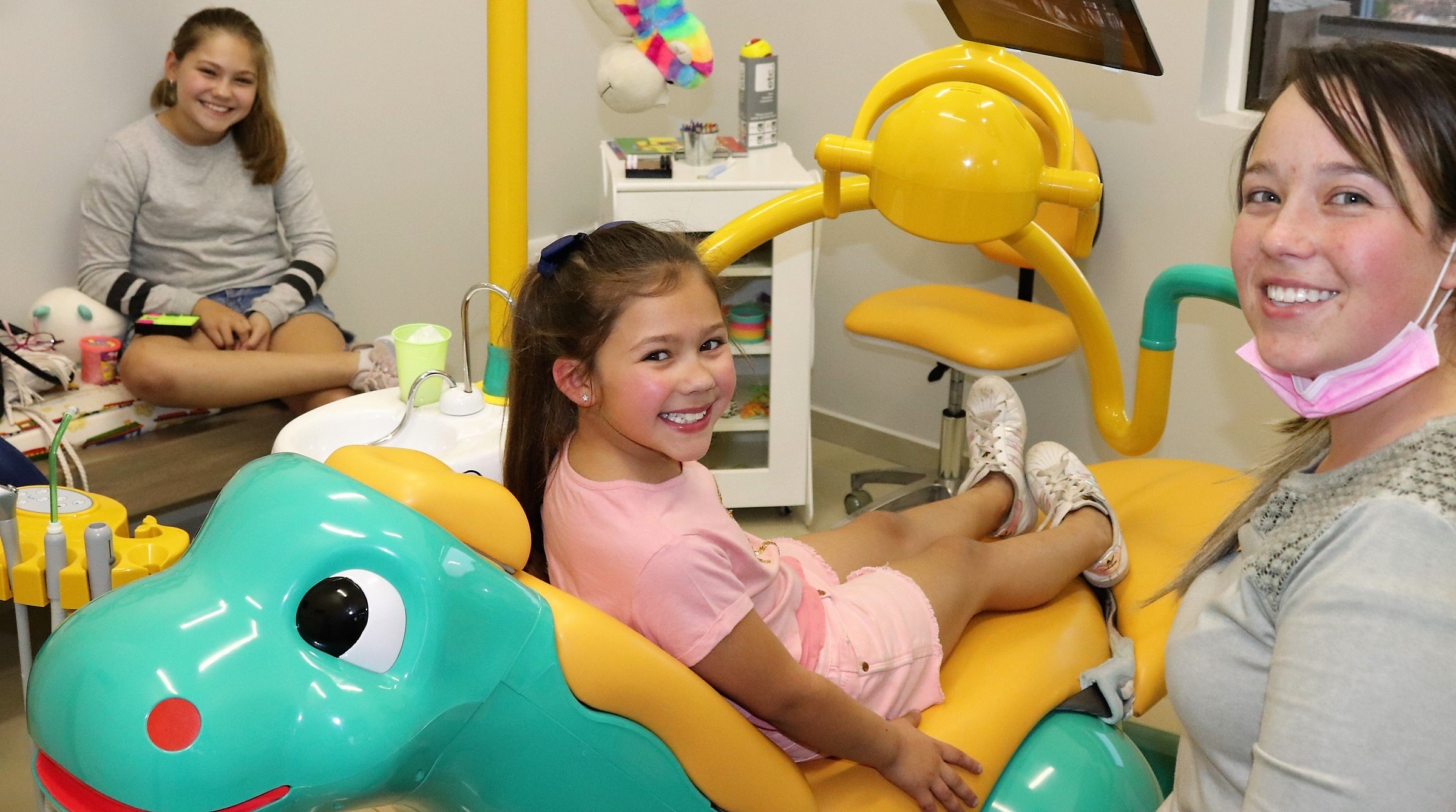Dentree's dinosaur-themed children's dental room